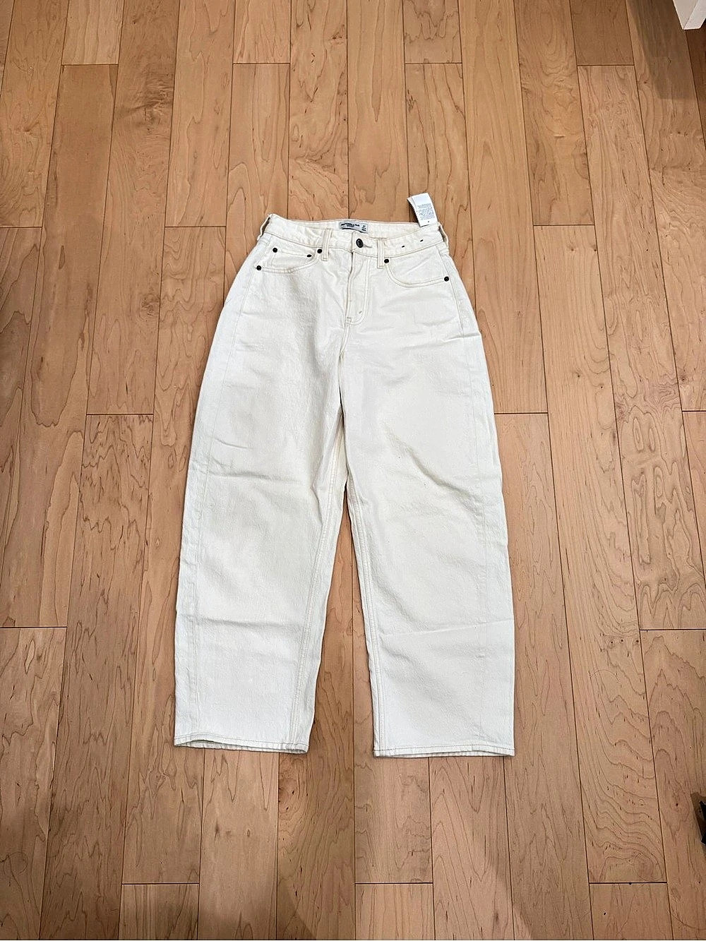 Abercrombie high rise barrel jean